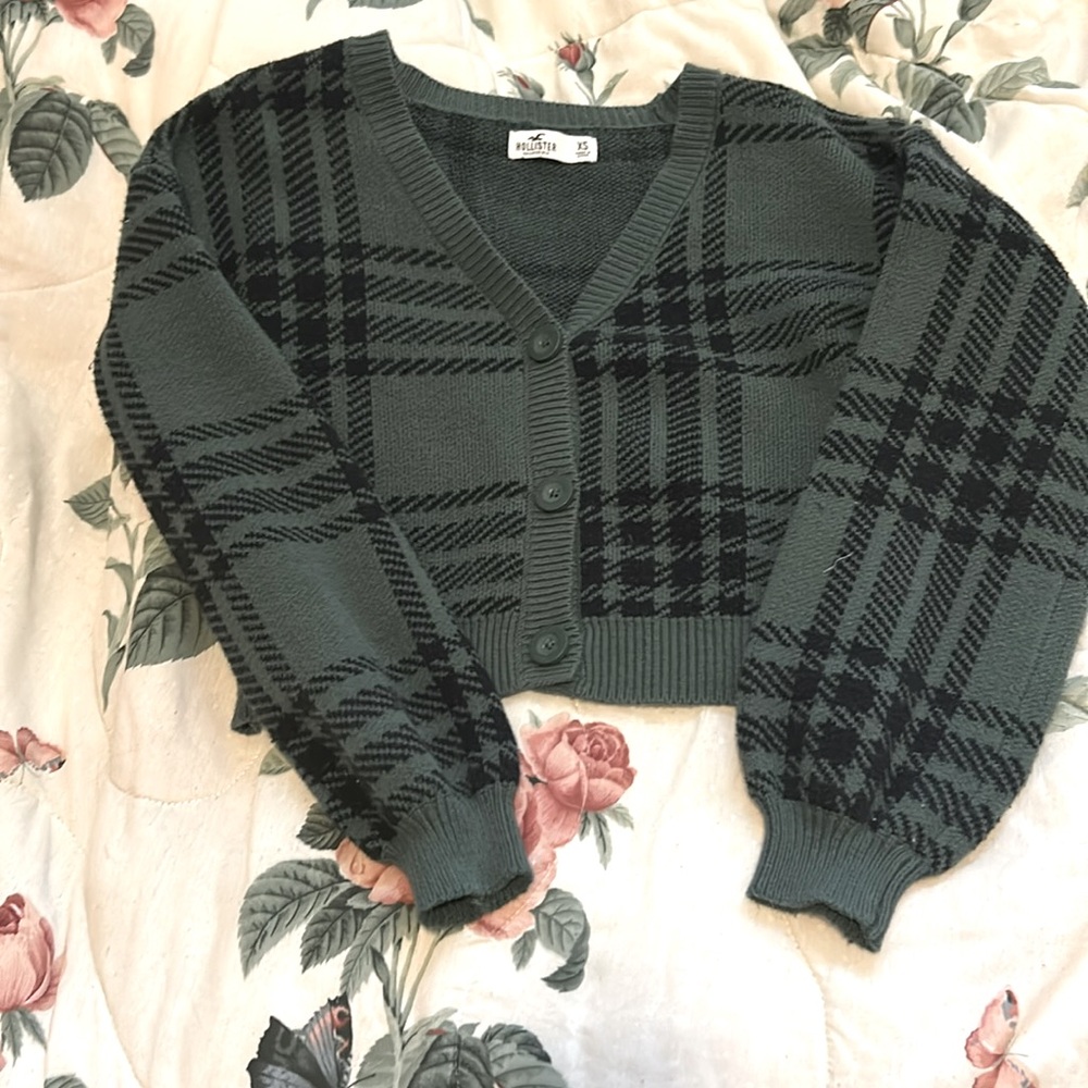Hollister cropped plaid cardigan size XS